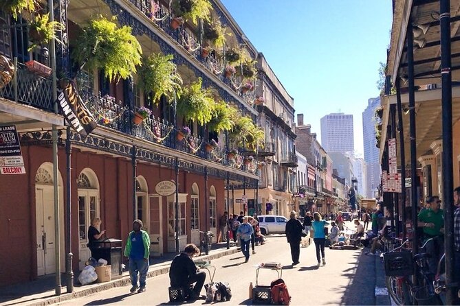 11 Passenger Executive Van: New Orleans Airport or Hotel Transfer - Why a private van to MSY beats airport stress