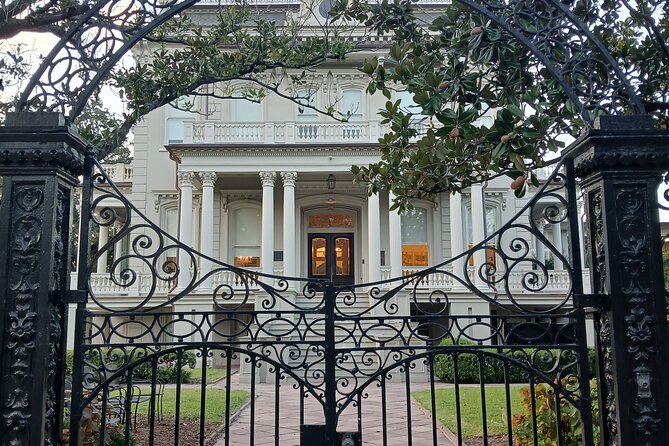 Adults-Only Garden District Cemetery Anne Rice True Crime Tour - The Rink Shopping Center: why this place got that name