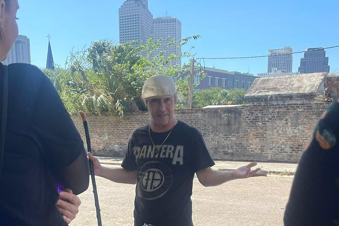 Adults-Only Voodoo History Guided Walking Tour in New Orleans - Ending at Jackson Square: turn the last stories into real context