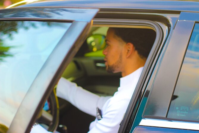 Boss Nola : Luxury Private Airport Transfer - Finding your driver: baggage claim without the scramble