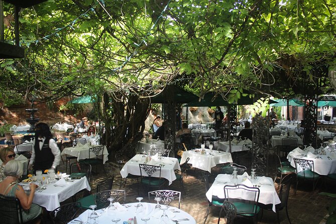 Court of Two Sisters Live Jazz Brunch Buffet with Mimosa - Service and Seating: What to Watch for