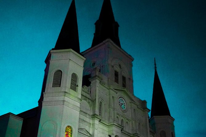 Crawl New Orleans: Haunted Bar Crawl with Shot Included - How long is it, and what should you wear?