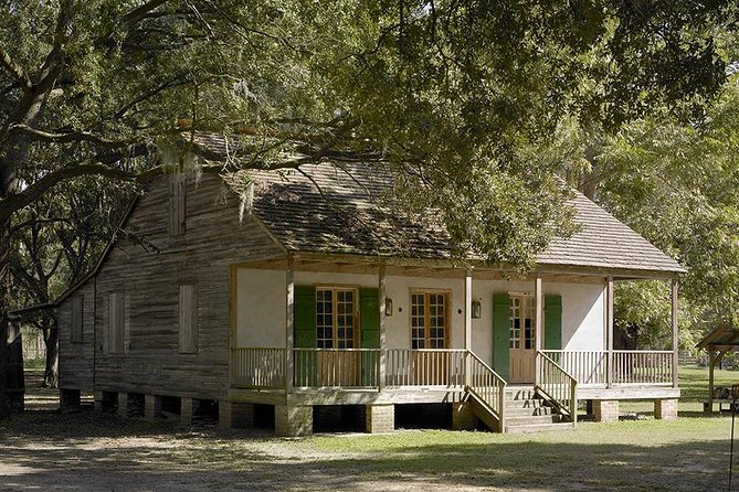 Destrehan Plantation Tour - Dependency buildings you’ll actually want to look at