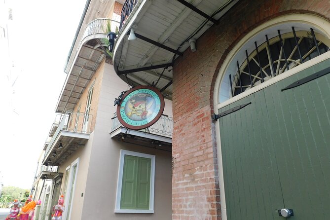 Eras of New Orleans: A History Lover's Walking Tour - Stop 2: St. Louis Cathedral Outside—Economics, Smuggling, Piracy