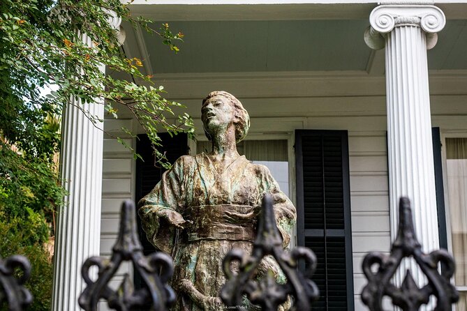Explore New Orleans' Garden District: Private 2-hour Walking Tour - Stop 4: Louise S. McGehee School and Queen Anne Details You Can Actually Spot