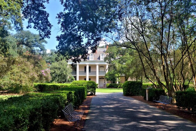 Explore Oak Alley Plantation Guided Tour with Transportation - Inside the Mansion: Short Guided Time, Big Visual Payoff