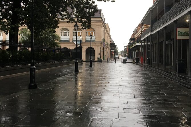 French Quarter History and Landmark Waking Tour - Comfort and weather tips for walking in the Quarter