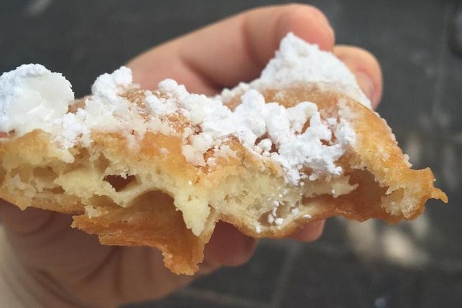 French Quarter History Tour with Cafe Du Monde - Jackson Square details: artists, architecture, and why it feels like an open-air stage