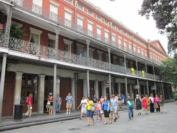 French Quarter Walking Tour With Comp 1850 House Museum Admission - How the 2-Hour French Quarter Walk Feels in Real Time