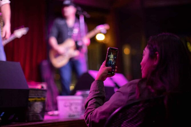 Frenchmen Street VIP Live Music Pub Crawl in New Orleans - The music stops: how the tour guides your ears, not just your feet