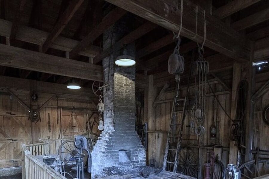 From New Orleans: Destrehan Plantation Haunted Night Tour - What to bring for a night on the plantation