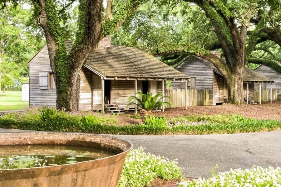 From New Orleans: Oak Alley Plantation Tour - New Orleans Pickup to Oak Alley in One Smooth Motion