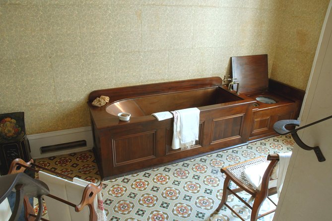 Gallier House Tour in New Orleans - Who’s Running the Show and How the Small Group Feels