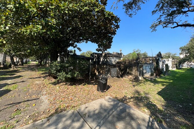 Garden District Architecture Walking Tour in New Orleans - Should you book this Garden District and Lafayette Cemetery tour?