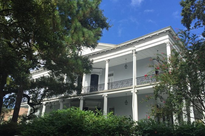 Garden District History and Homes Walking Tour - Garden District Houses That Feel Like Living Sets
