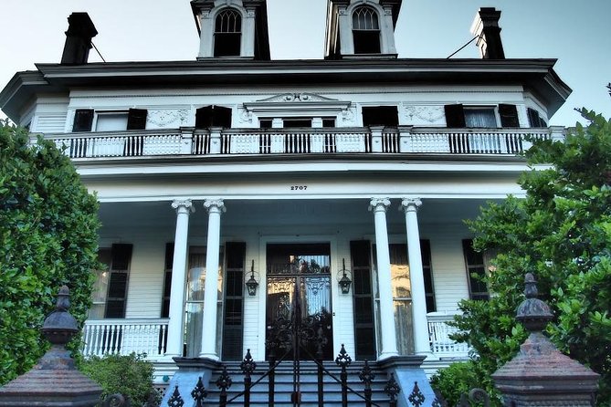 Garden District Home and History Walking Tour - How the Pace Really Feels: Shade, Breaks, and Listening Time