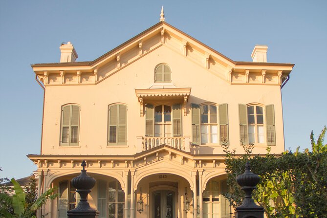 Garden District Secrets and Scandals Tour - Garden District streets and antebellum homes: architecture with real commentary