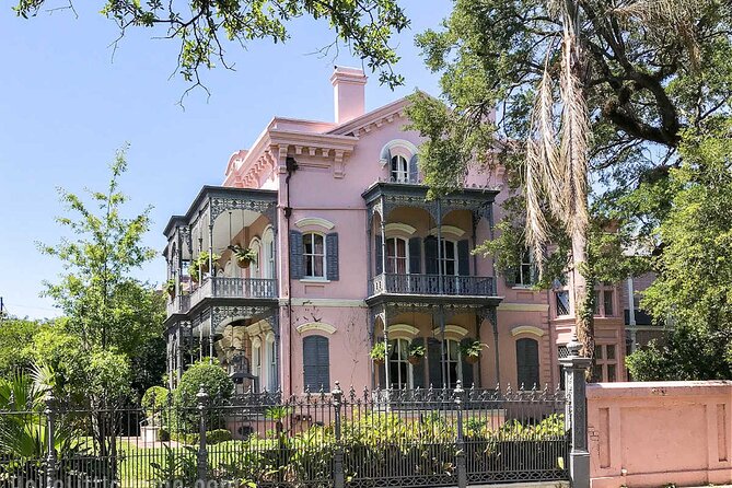 Garden District Walking Tour - Who should book the Garden District walking tour?