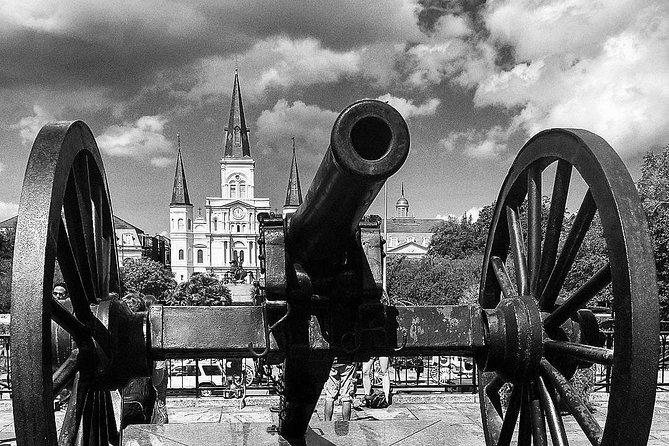 Highlights of New Orleans Private Driving Tour - The narration makes the drive feel like real learning