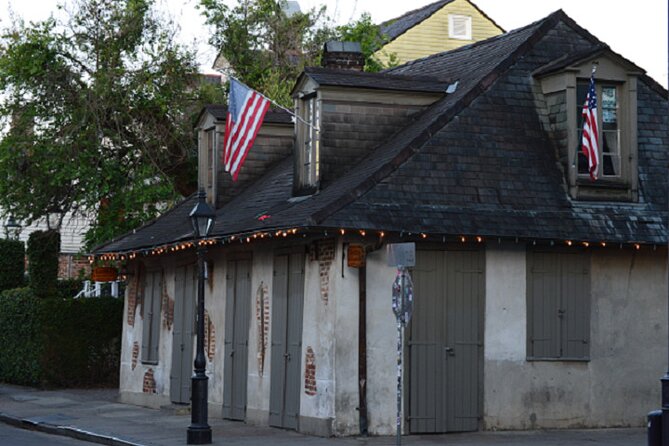 Introduction to the French Quarter Walking Tour - Lafitte’s Blacksmith Shop: Hurricane break and a real local flavor