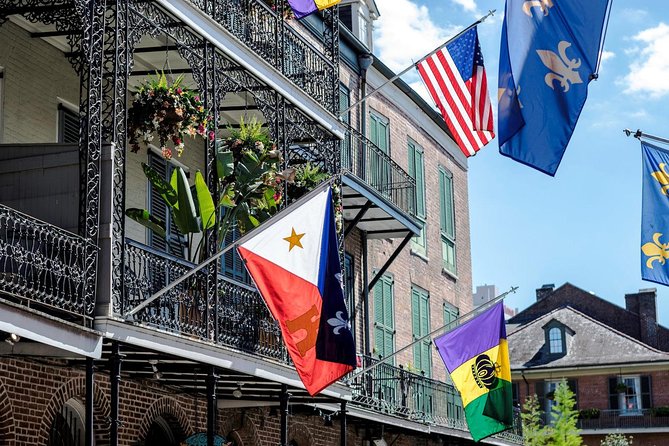 La Vie NOLA: Private City Tour of New Orleans - Lake Lawn Metairie: above-ground tombs and the idea of a city of the dead
