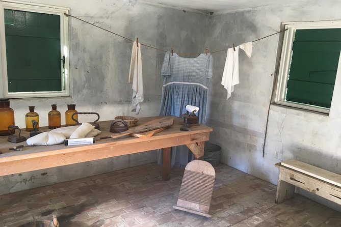 Laura Plantation Tour with Transportation - Grounds time: cabins, self-guided wandering, and the pace you control