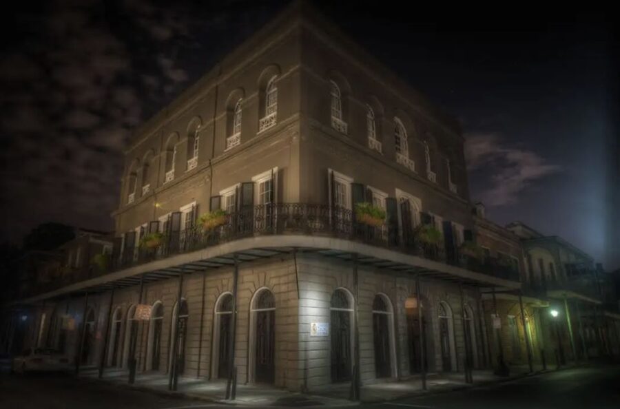 New Orleans: 1.5-Hour Infamous Women Night Tour - Where You Start: Ghost City Tours on Royal Street