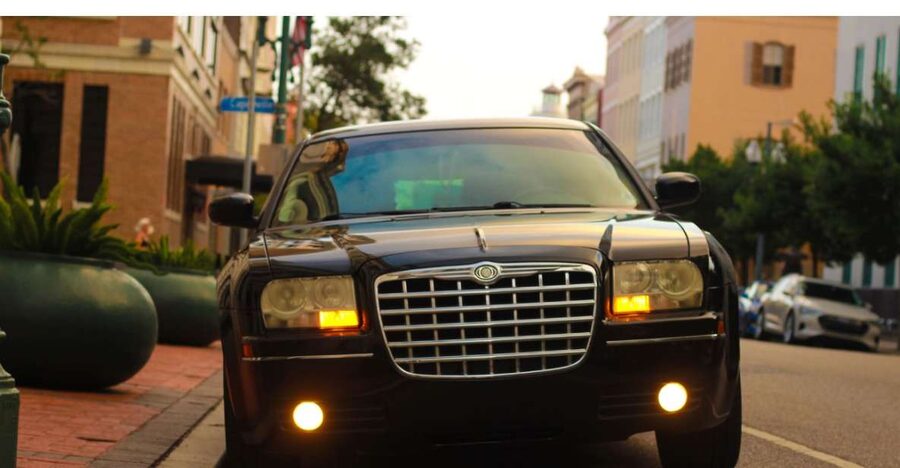 New Orleans: 1-Way Private Airport Transfer - Getting Met at the Airport: Flight Tracking and the Meeting-Point Plan