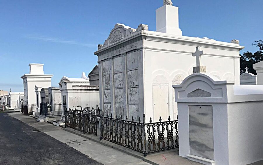 New Orleans: 2-Hour 15-Minute City and Cemetery Tour by Bus - Quick tips before you go