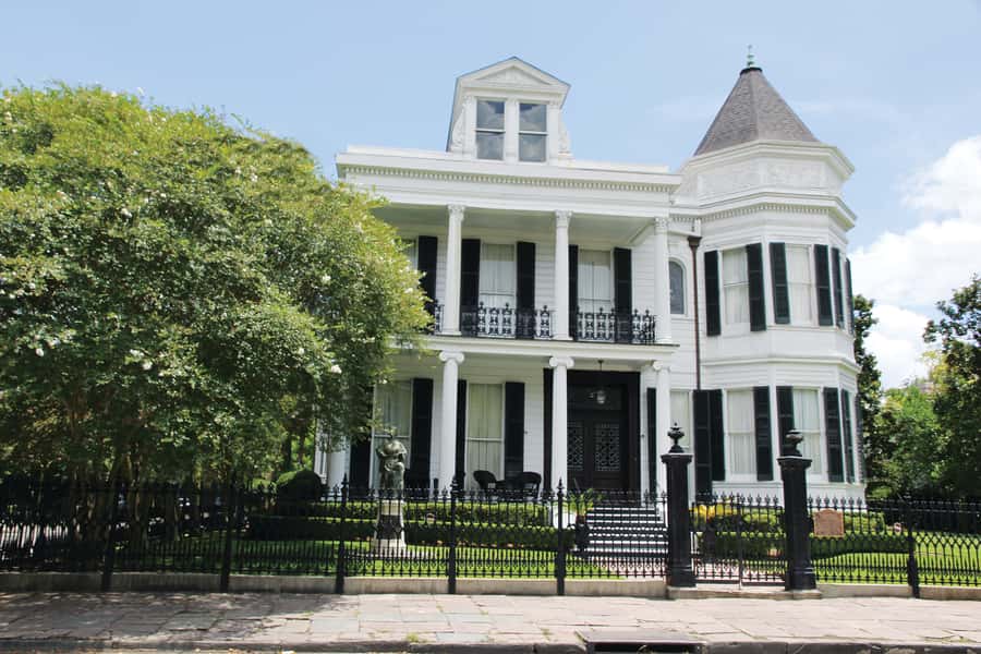 New Orleans: 2-Hour Homes of the Rich & Famous Walking Tour - The homes you’ll recognize from the sidewalk