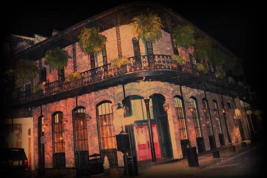 New Orleans: Adults Only Haunted Ghost Tour - What to Bring (and What Not to Do) for a Smooth Walk