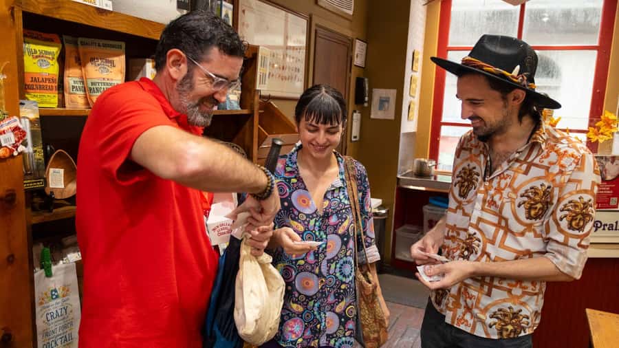 New Orleans: Beloved Bites & Famous Dishes Food Tour - Small-Group Energy: Guides Like Kaffey, Neil, and Chip Make It Click