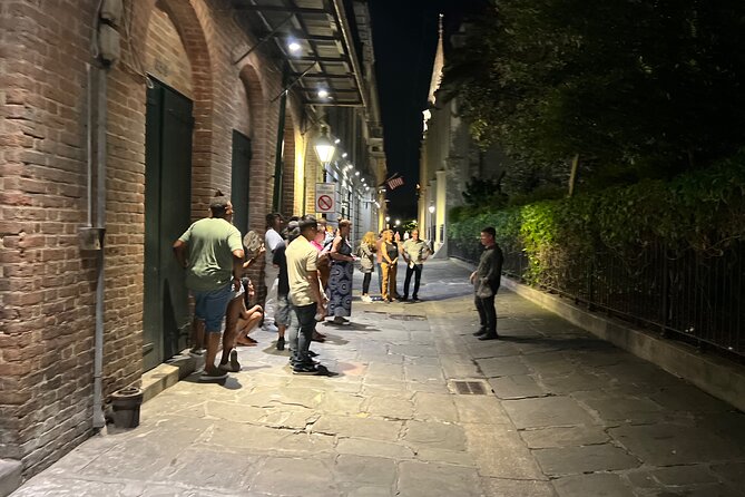 New Orleans : Best of Ghost & Voodoo Experience Walking Tour - Haunted Houses You Won’t Enter: What You See From the Street