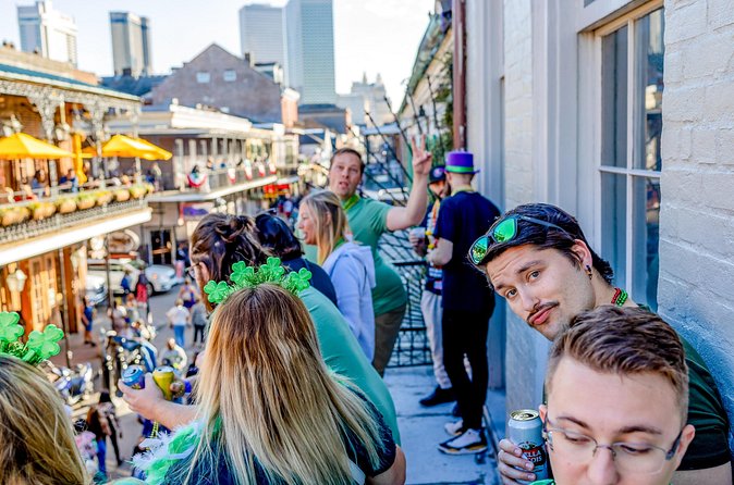 New Orleans Bourbon Street Bar Crawl w/ Shots & Souvenir Cup - Meeting-point logistics that actually matter