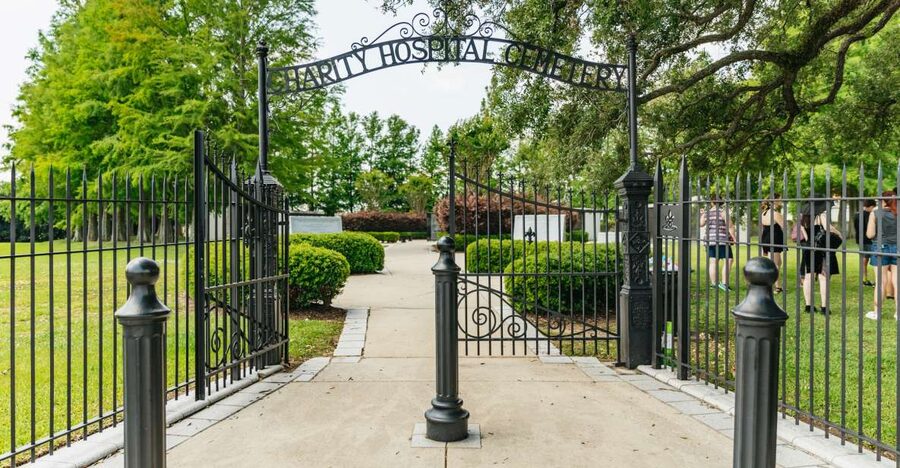 New Orleans: Cemetery Tour - From Morning Call Coffee Shop to the city’s oldest burial grounds