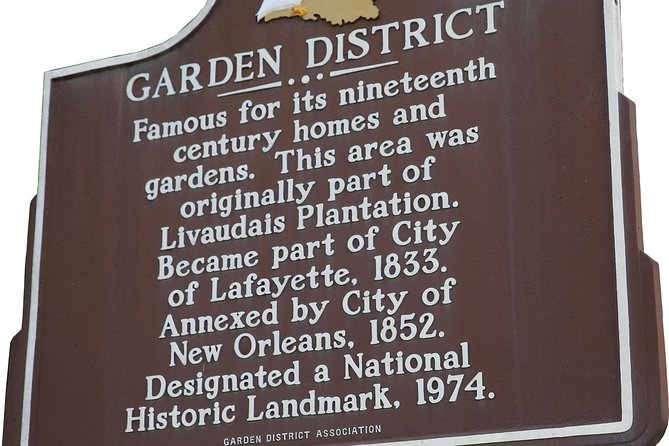 New Orleans City and Cemetery 2-Hour Bus Tour - Superdome, French Market Energy, and the View from Lake Pontchartrain
