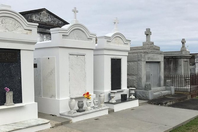New Orleans City and Cemetery Sightseeing Tour - A tight loop that covers New Orleans fast (and still lets you look)