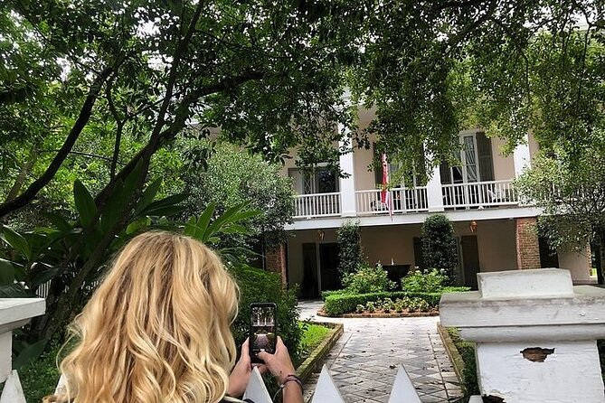 New Orleans City and Cemetery Tour with Garden District Stroll - Optional Vue Orleans Add-On: A Weather-Friendly Upgrade