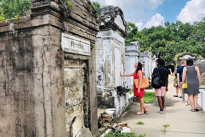 New Orleans City and Cemetery Tour with Garden District Stroll - French Quarter Start: Where the City’s Mix Hits You First