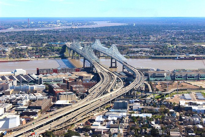 New Orleans City and Swamp Helicopter Tour - Pilot professionalism and the kind of narration that matters