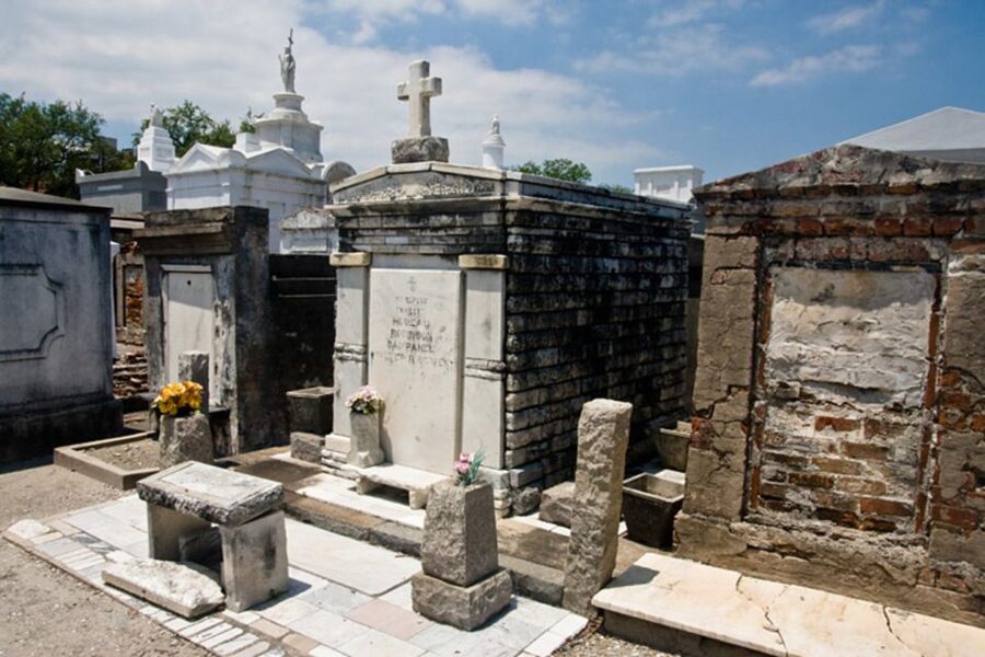 New Orleans: City & Cemetery Tour by Air-Conditioned Minibus - Why the $55 Price Works for a 3-Hour Mix of Big Sights