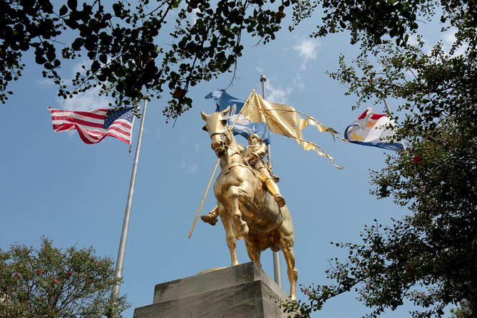 New Orleans City Sightseeing Hop-On Hop-Off Bus Tour - The live guide factor: why the narration is the product
