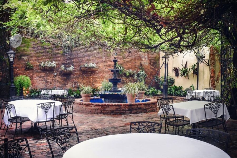 New Orleans: 'Court of Two Sisters' Jazz Brunch Buffet - Buffet Strategy: How to Get the Best Plate Without Wasting Time