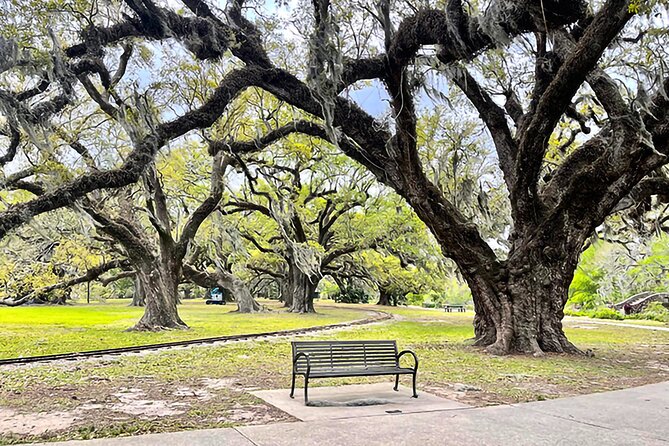 New Orleans Driving Tour with Bayou St. John, City Park, Treme - Stop 5: Lake Pontchartrain levees, a lighthouse, and fort ruins