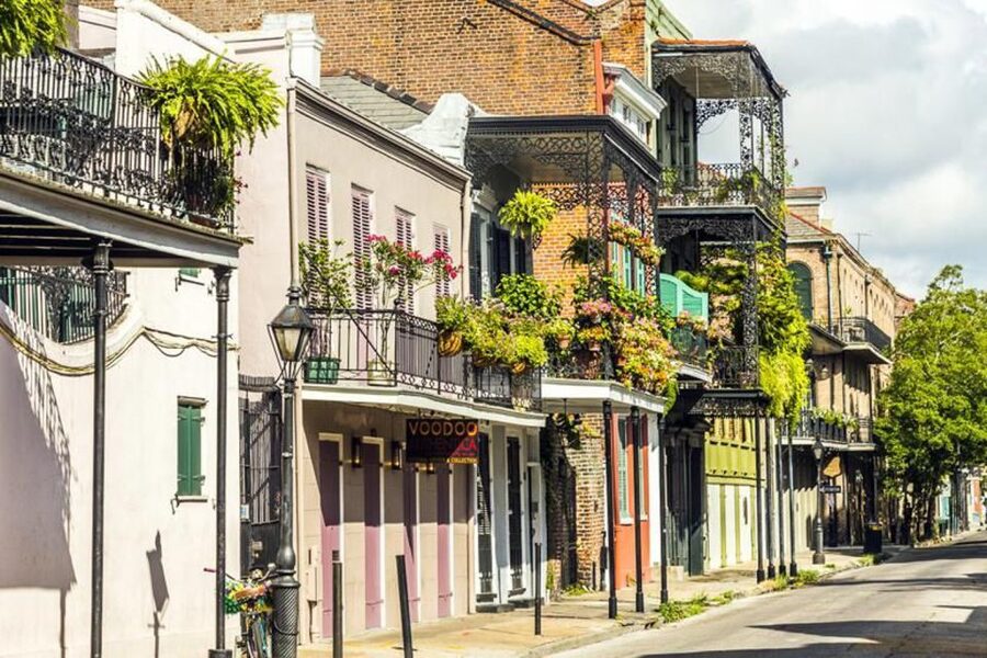 New Orleans: Five-in-One City Walking Tour - Lalaurie Mansion: why this stop hits hardest