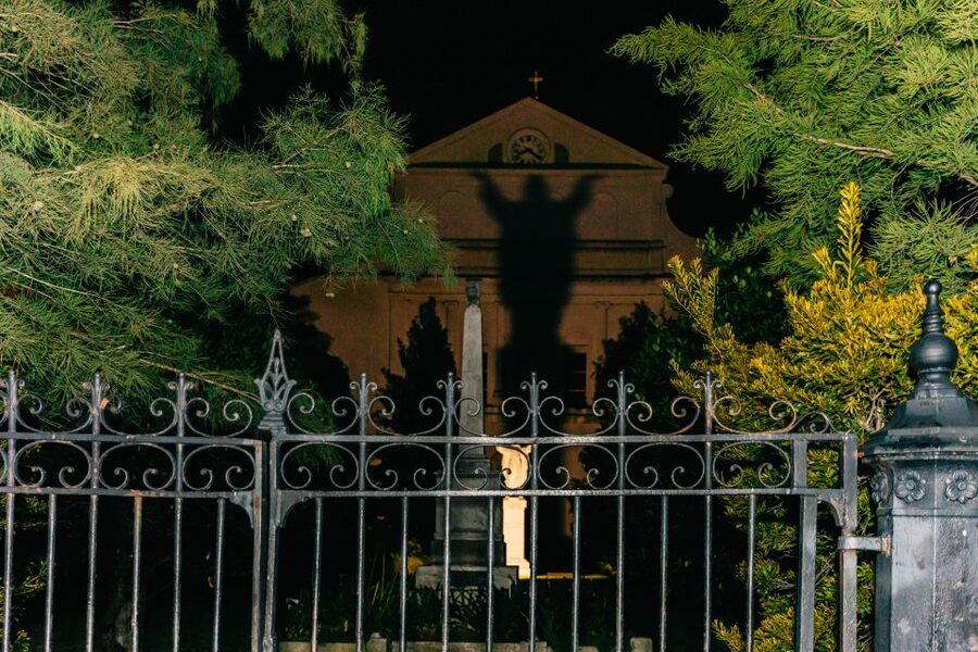 New Orleans: French Quarter Ghost Tour with Interior Visit - French Quarter Ghost Tour, but with a real haunted building