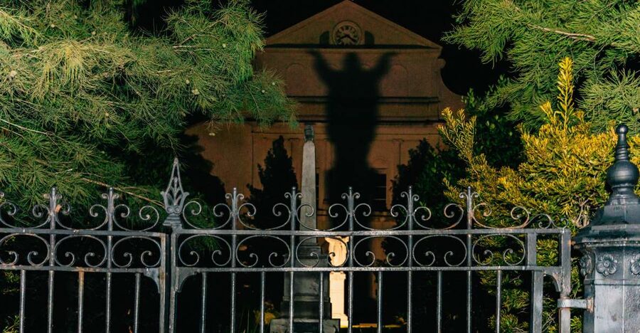 New Orleans: French Quarter Ghost Tour with Interior Visit - Meeting point and timing: your night starts at 620 Decatur