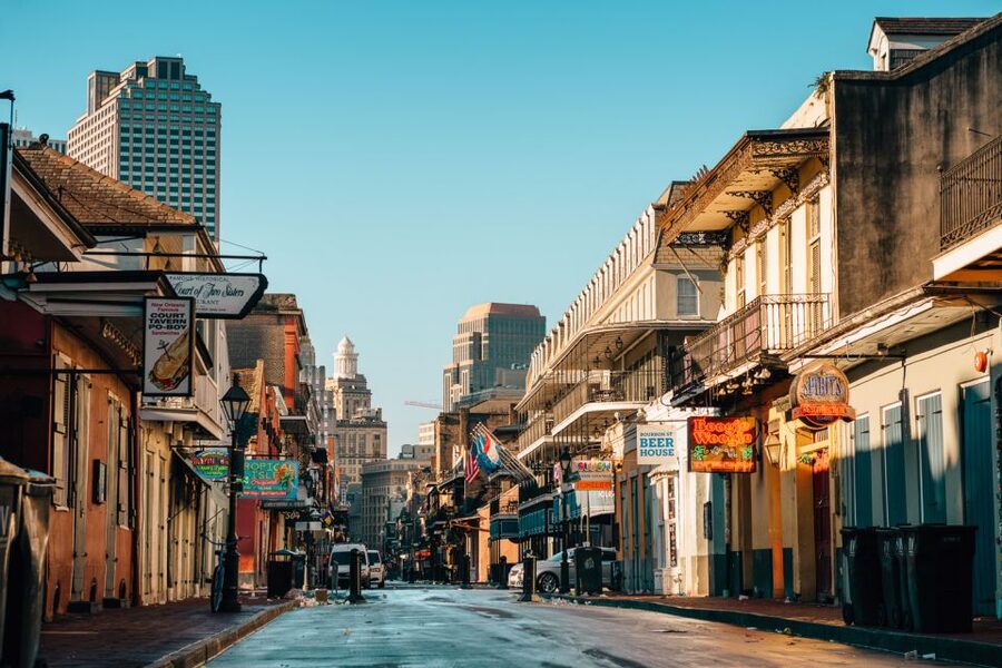 New Orleans: French Quarter Photo Shoot and Walking Tour - Price and value: is $50 per person fair for this setup?
