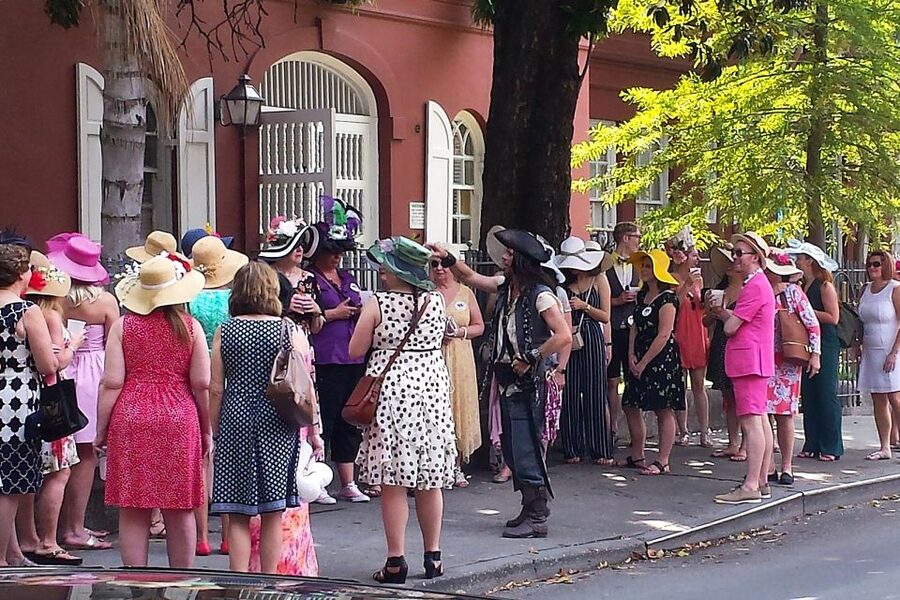 New Orleans, French Quarter: Pirate History Walking Tour - Comfort Tips: Shoes, Weather, and the Mid-Tour Break