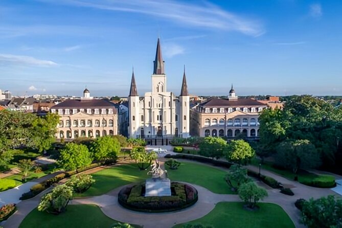 New Orleans French Quarter Private Walking Tour with a Guide - Stop 4: Jackson Square, Street Performers, Artists, and the Square as a Living Stage